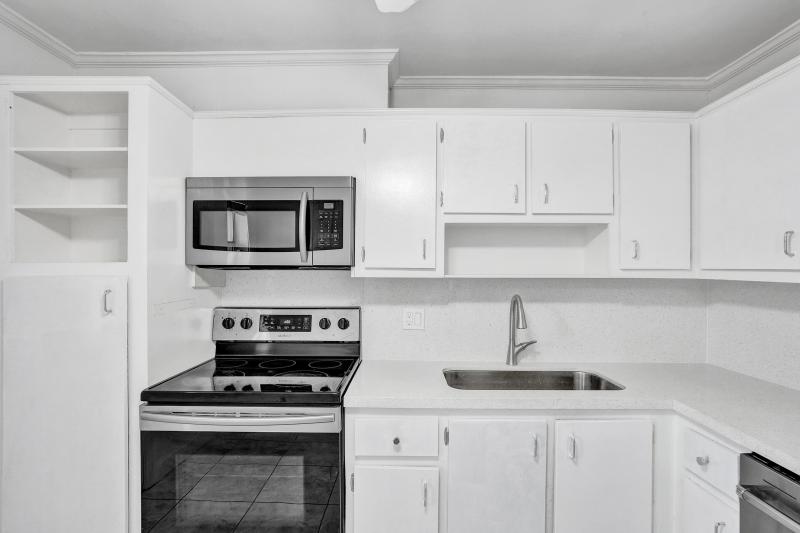  Condo & Townhome Photos