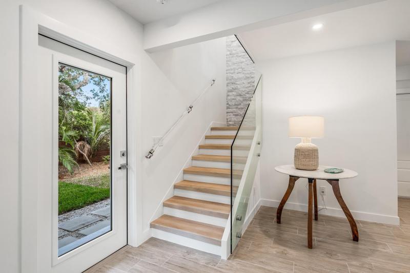  Single Family Homes Photo 10:  Vero Beach,  FL 32963