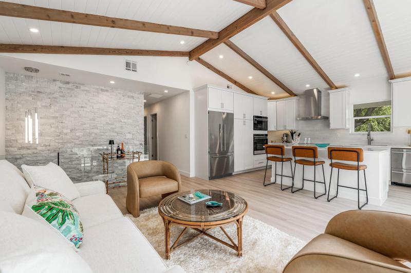  Single Family Homes Photo 12:  Vero Beach,  FL 32963