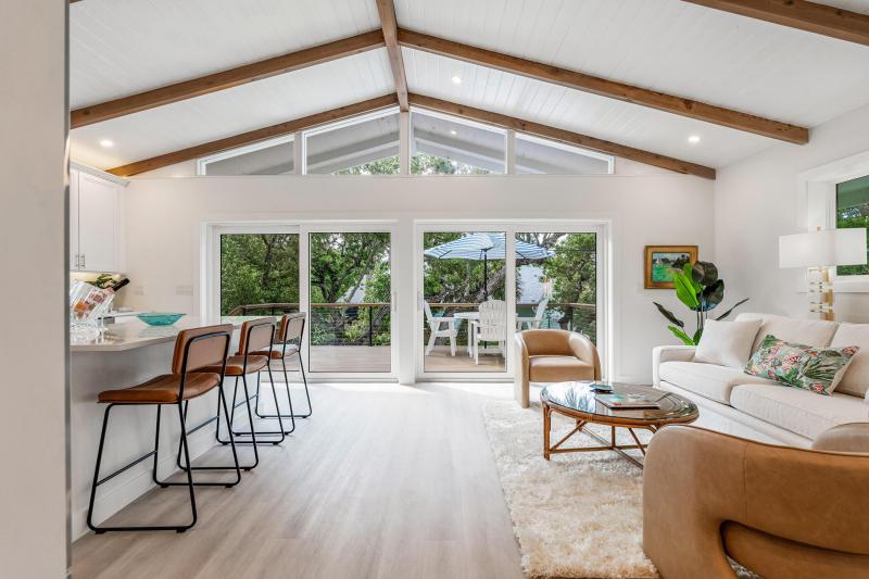  Single Family Homes Photo 13:  Vero Beach,  FL 32963