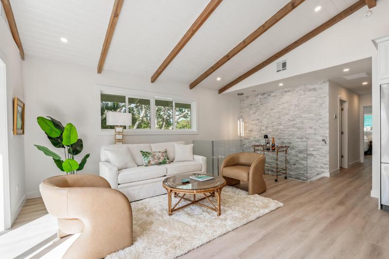  Single Family Homes Photo 15:  Vero Beach,  FL 32963