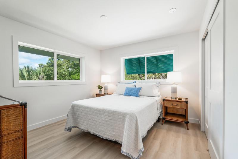  Single Family Homes Photo 19:  Vero Beach,  FL 32963