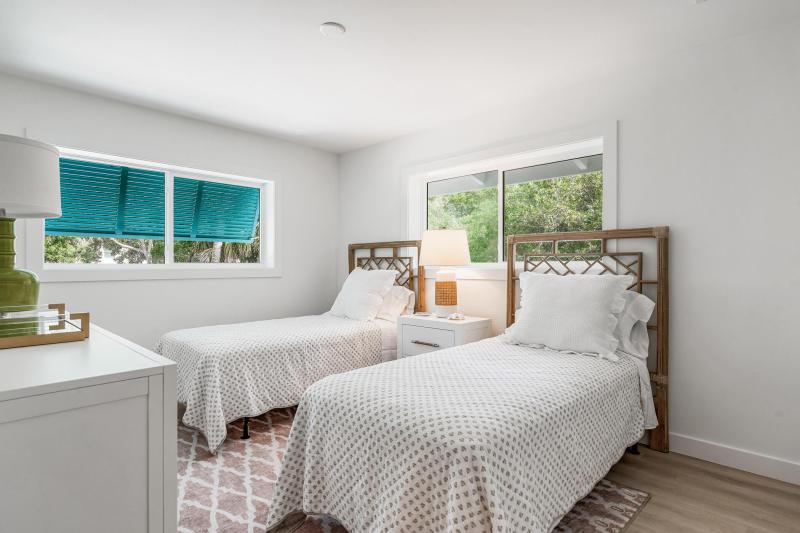  Single Family Homes Photo 20:  Vero Beach,  FL 32963