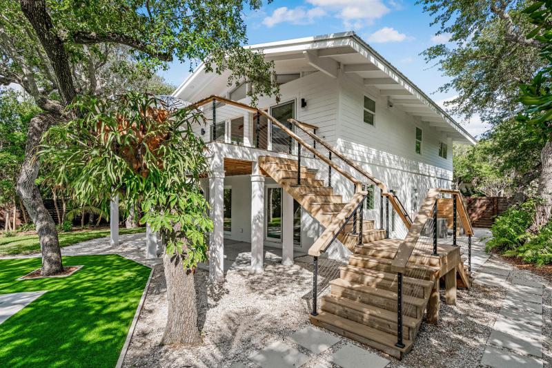  Single Family Homes Photo 27:  Vero Beach,  FL 32963