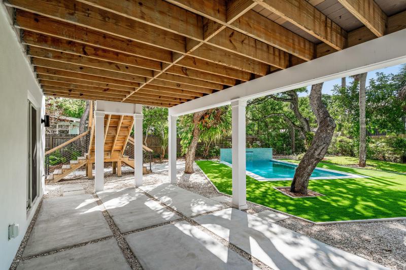  Single Family Homes Photo 29:  Vero Beach,  FL 32963