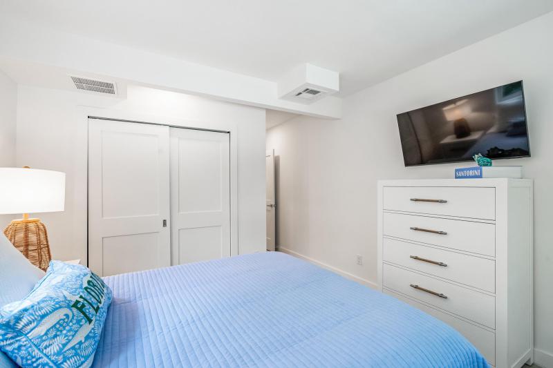  Single Family Homes Photo 9:  Vero Beach,  FL 32963