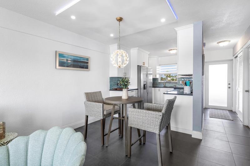  Condo & Townhome Photos
