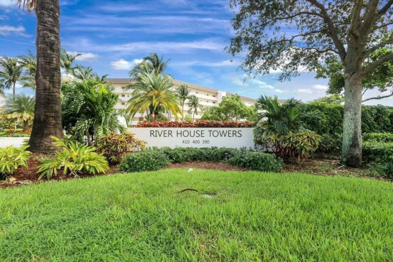  Condo & Townhome Photos