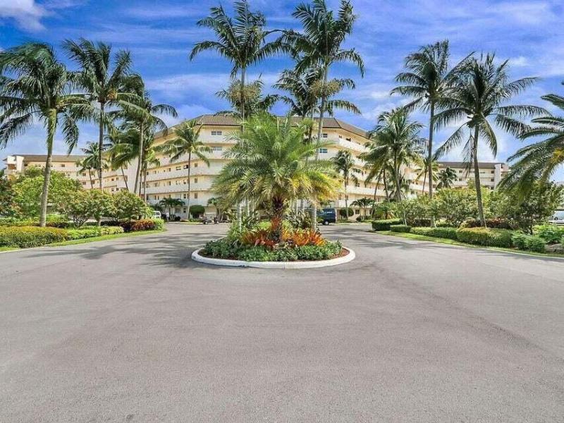  Condo & Townhome Photos