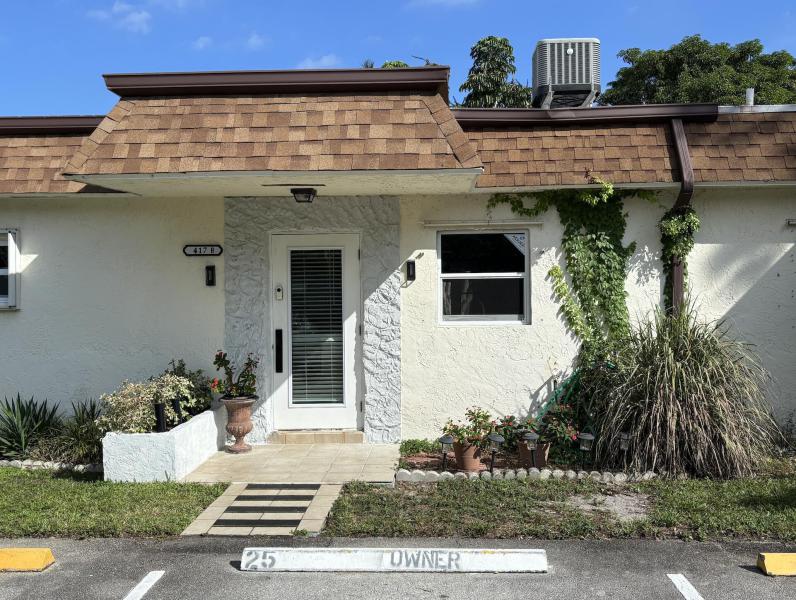  Condo & Townhome Photos