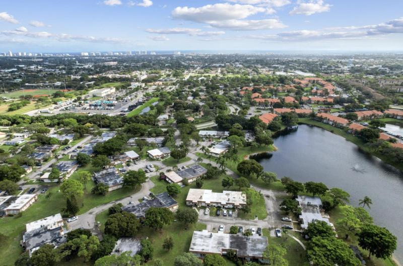  Condo & Townhome Photos