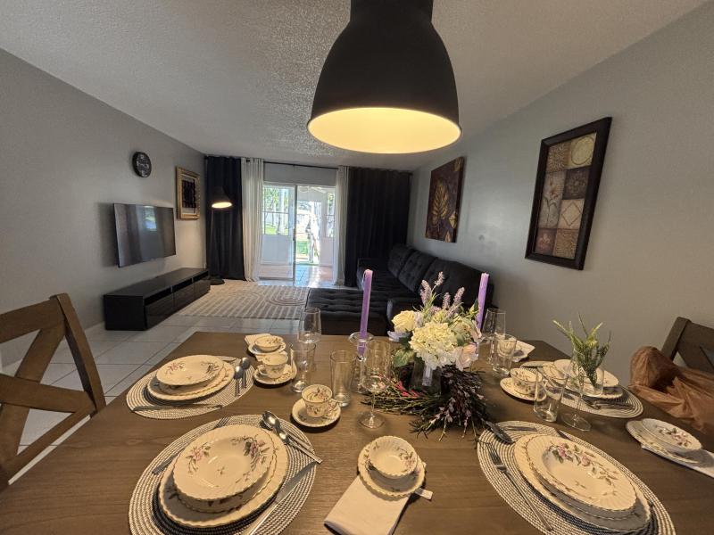  Condo & Townhome Photos