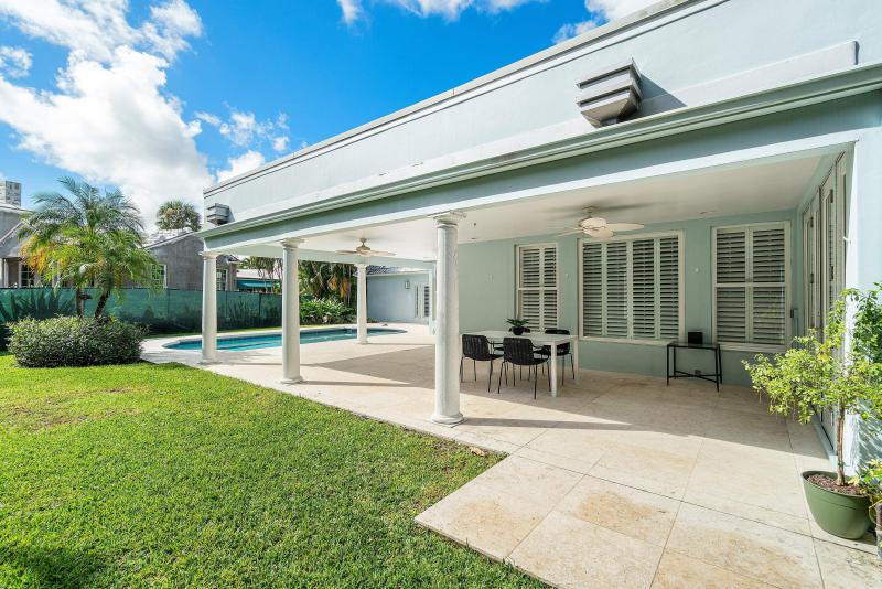  Single Family Homes Photo 15:  Palm Beach,  FL 33480