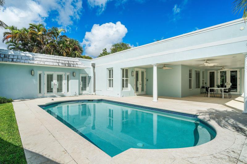  Single Family Homes Photo 17:  Palm Beach,  FL 33480