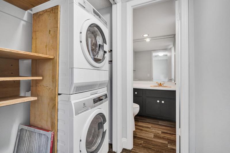  Condo & Townhome Photos