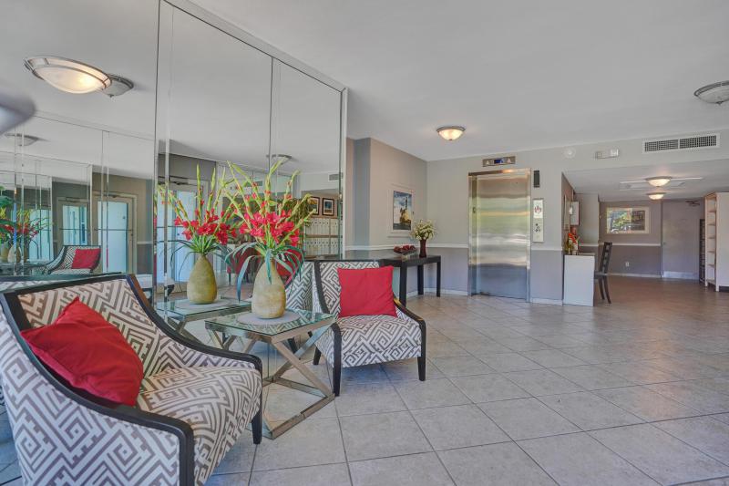  Condo & Townhome Photos