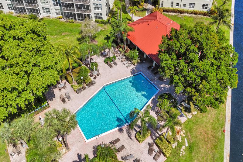  Condo & Townhome Photos