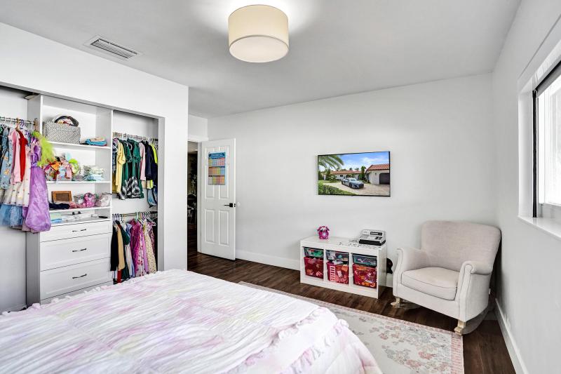  Single Family Homes Photo 17:  Deerfield Beach,  FL 33441