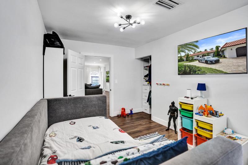  Single Family Homes Photo 19:  Deerfield Beach,  FL 33441