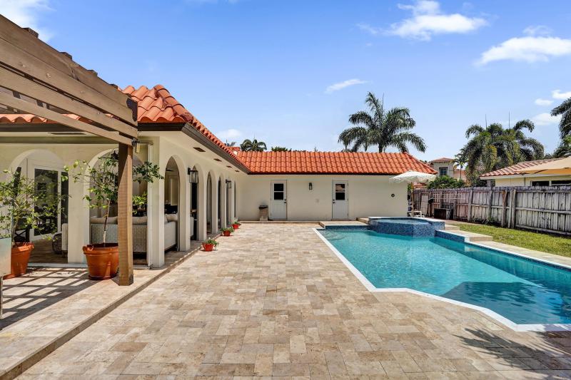  Single Family Homes Photo 33:  Deerfield Beach,  FL 33441