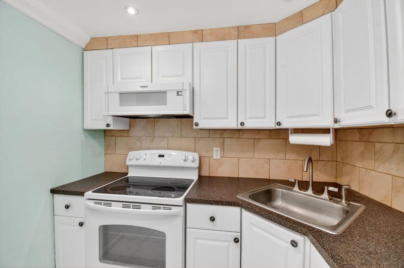  Condo & Townhome Photos