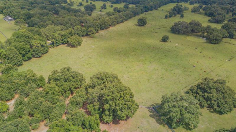  Commercial & Industrial Land Images 