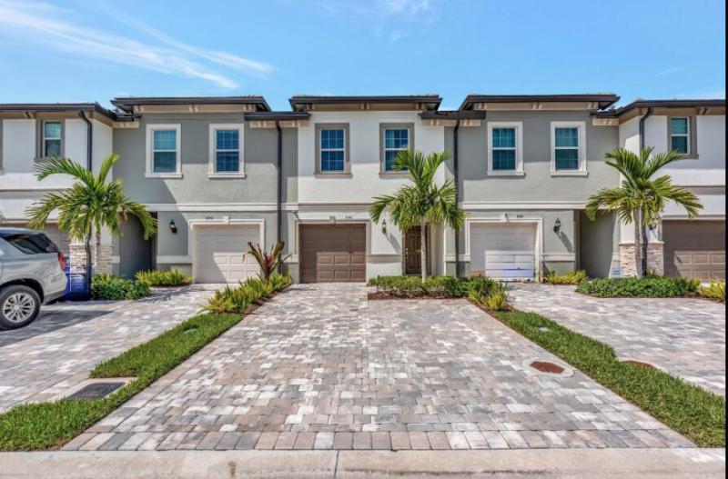  Condo & Townhome Photos