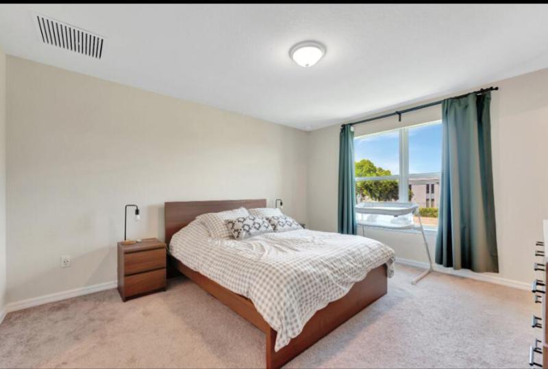  Condo & Townhome Photos