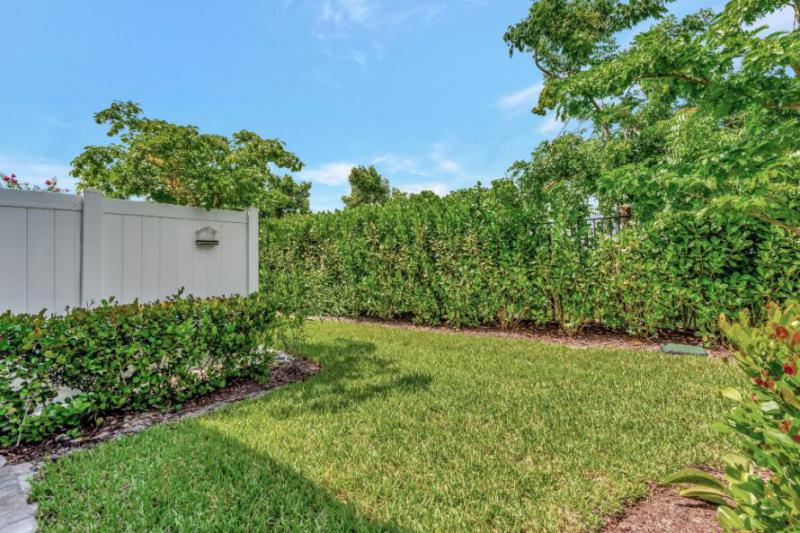  Condo & Townhome Photos