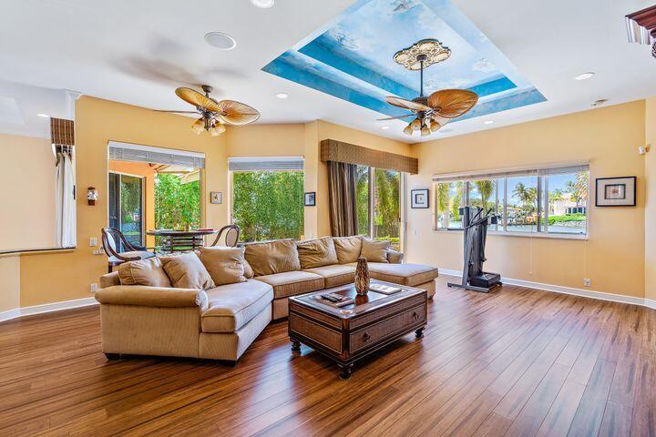 Duplex, Triplex and Fourplex Images