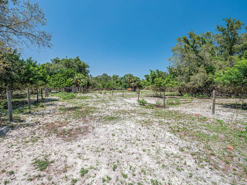  Commercial & Industrial Land Images 