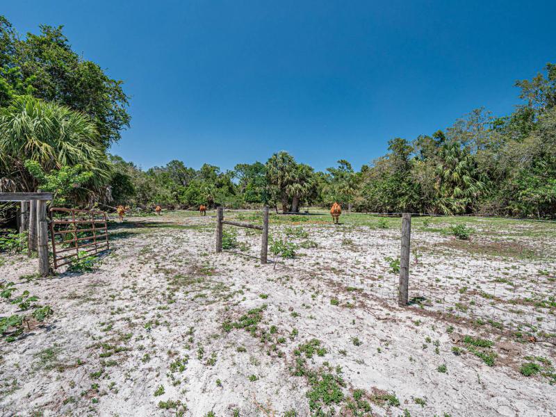  Commercial & Industrial Land Images 