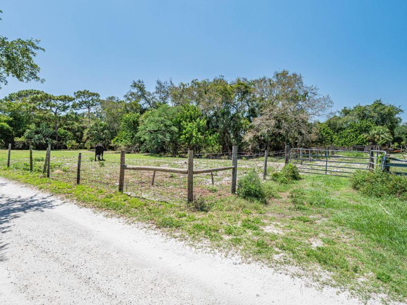  Commercial & Industrial Land Images 
