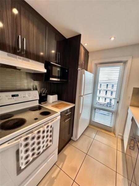  Condo & Townhome Photos
