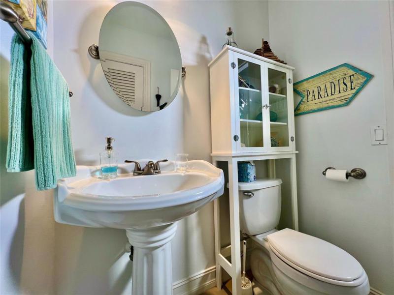  Condo & Townhome Photos