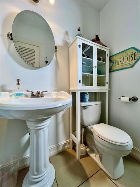  Condo & Townhome Photos
