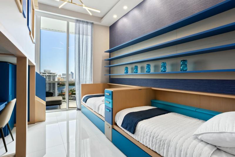  Condo & Townhome Photos