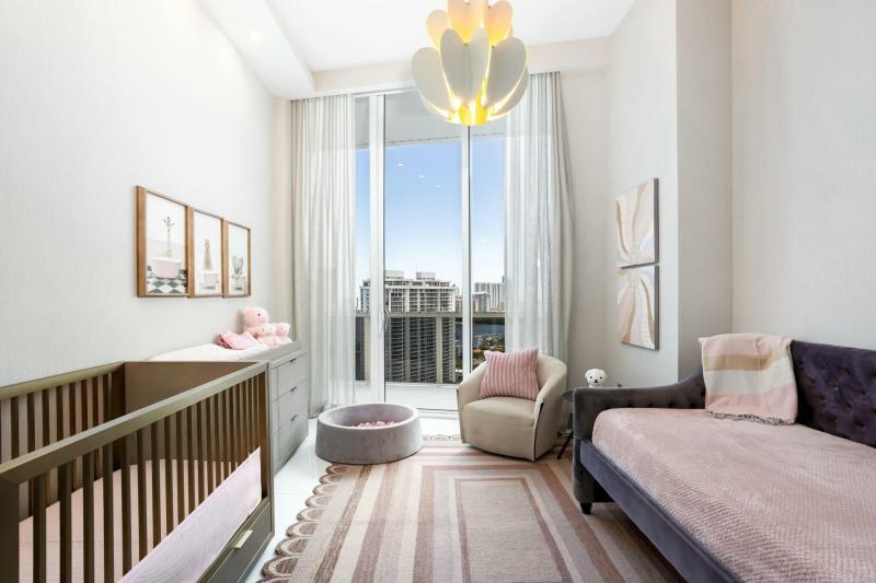  Condo & Townhome Photos