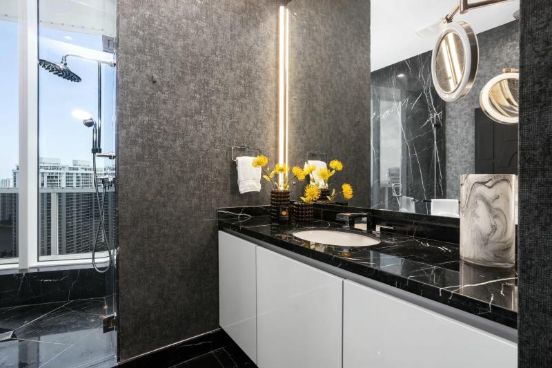  Condo & Townhome Photos