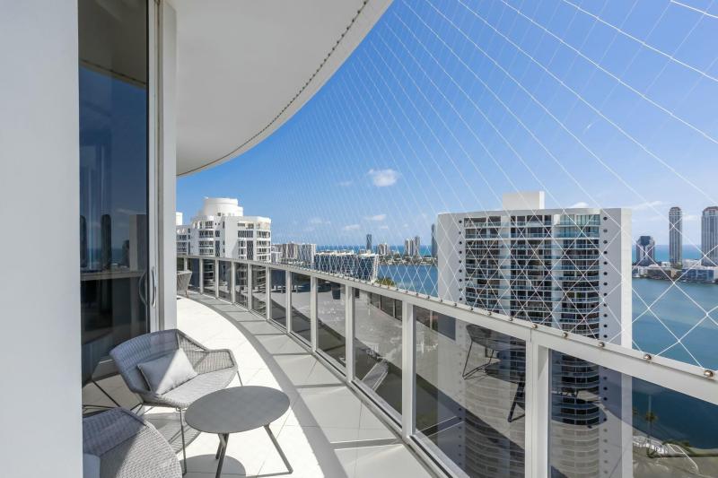  Condo & Townhome Photos