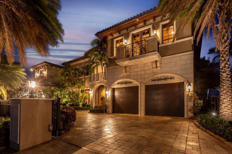  Single Family Homes Photo 10:  Lighthouse Point,  FL 33064