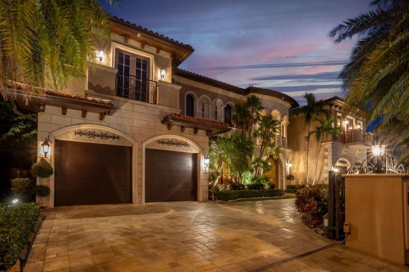  Single Family Homes Photo 13:  Lighthouse Point,  FL 33064