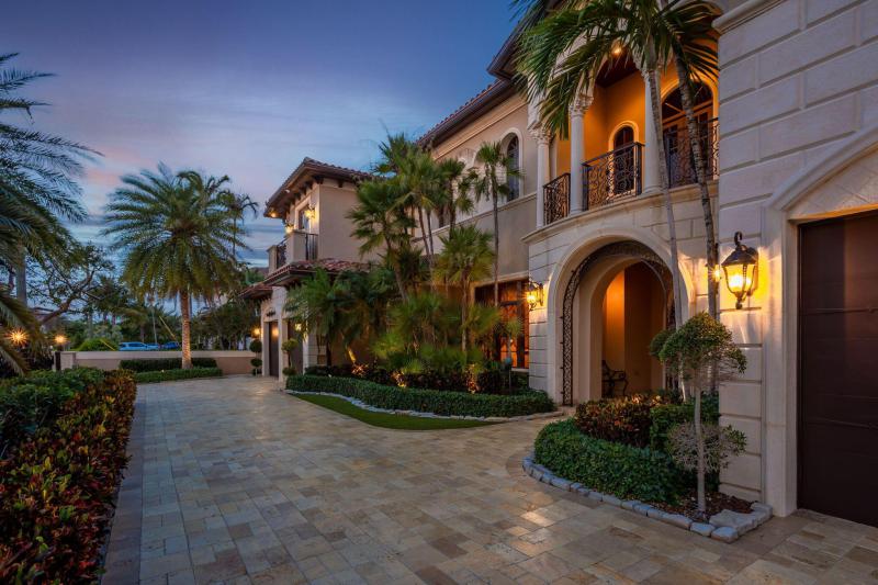  Single Family Homes Photo 146:  Lighthouse Point,  FL 33064