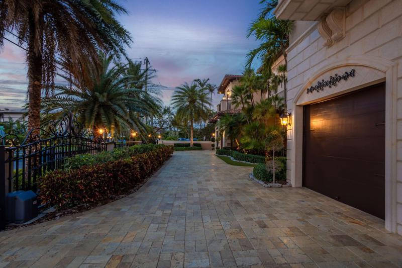  Single Family Homes Photo 147:  Lighthouse Point,  FL 33064