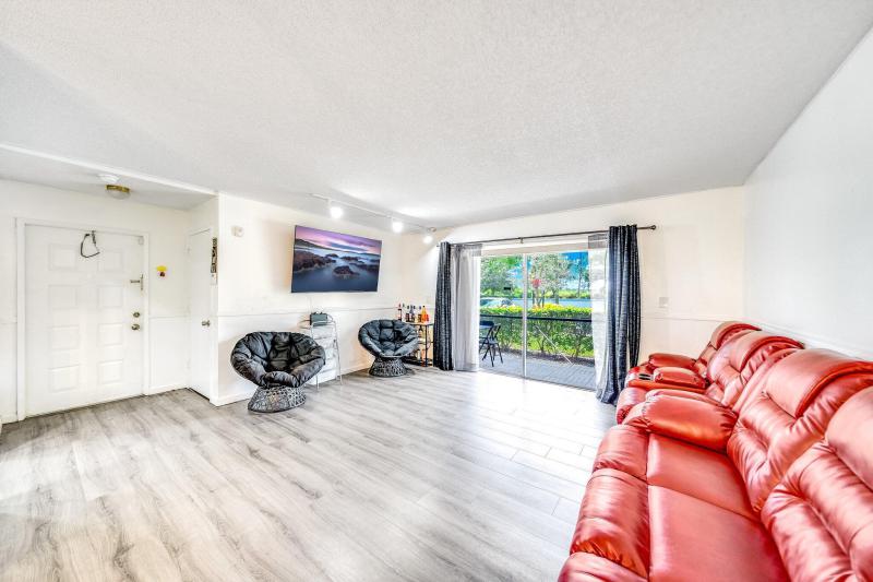  Condo & Townhome Photos