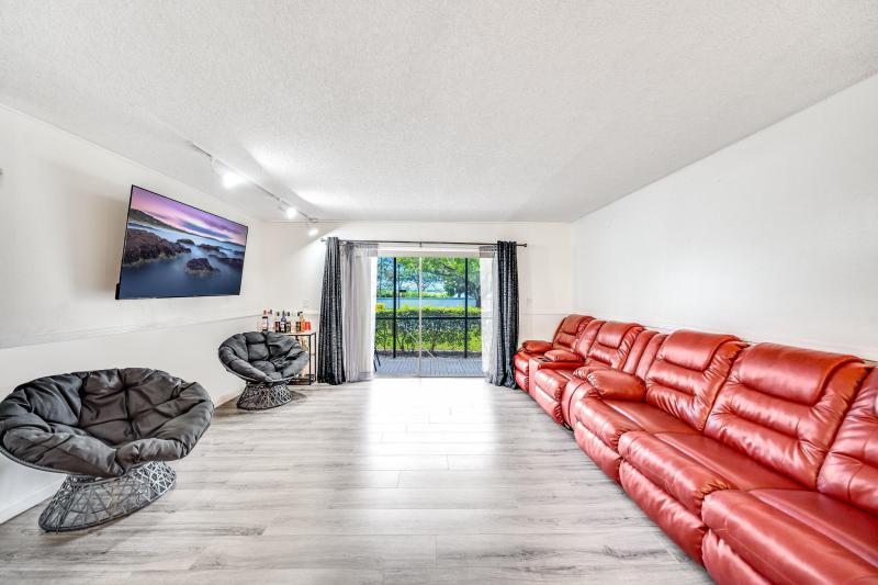  Condo & Townhome Photos