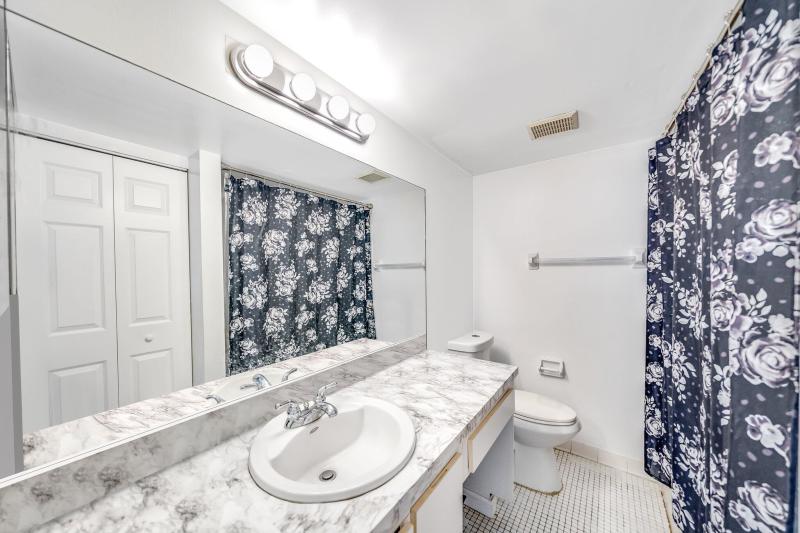  Condo & Townhome Photos