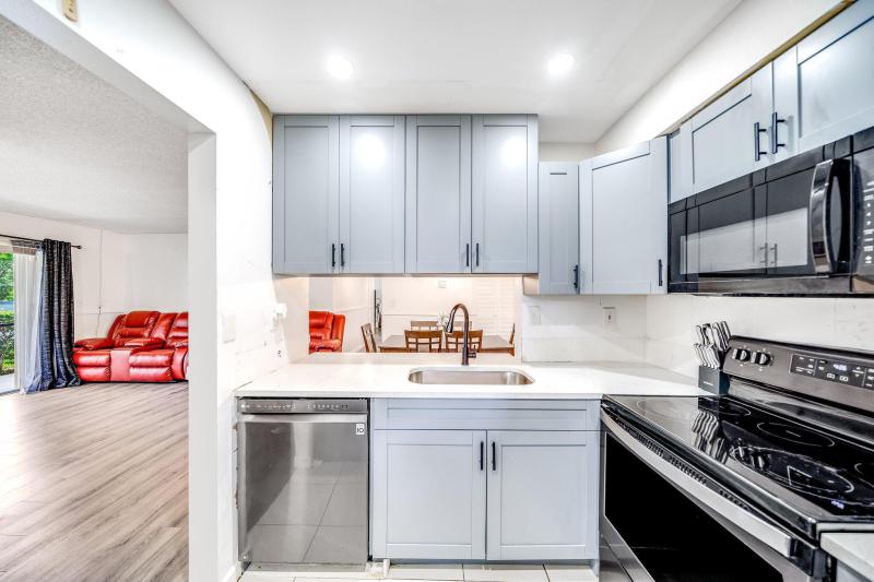  Condo & Townhome Photos