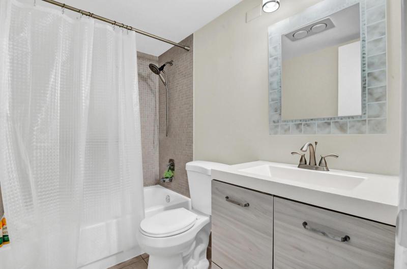  Condo & Townhome Photos