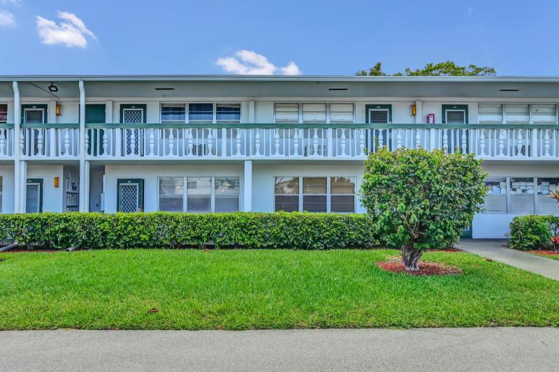  Condo & Townhome Photos